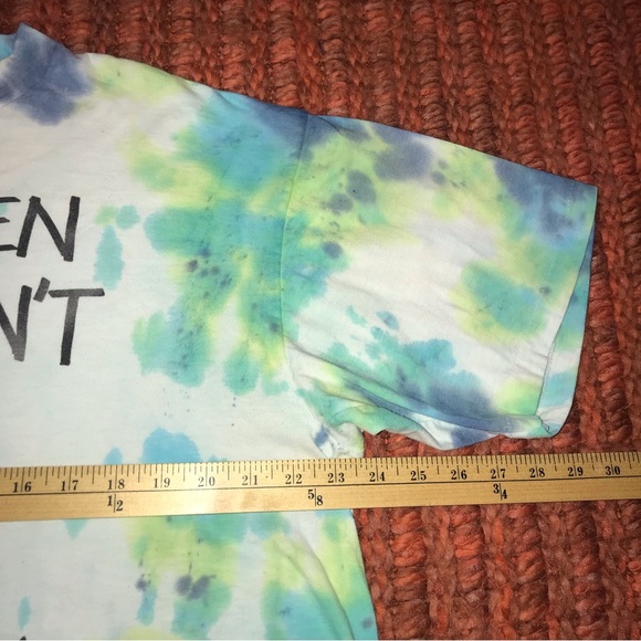 Vintage Tie Dye Fallen And Cant Reach My Beer Mrs. Fletcher T Shirt XL Oneita - Picture 3 of 5